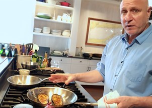 <p>Virtual Programming: The Food Industry and At-Home Cooking with Tom Colicchio</p>