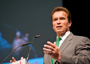 <p><strong>Gov. Arnold Schwarzenegger gives back and inspires others to do the same</strong></p>