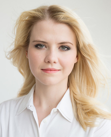 Elizabeth Smart headshot Elizabeth Smart headshot