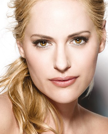 Aimee Mullins headshot