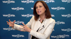 Joanne Lipman photo 2