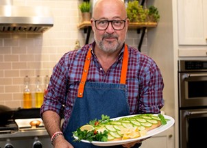 <p><strong>Celebrity chef Andrew Zimmern hosts memorable live cooking demonstrations</strong></p>
