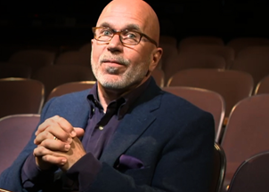 <p>Virtual Programming: Veteran political commentator and talk show host Michael Smerconish reflects and entertains in his new speech <em>Things I Wish I Knew Before I Started Talking, </em>now a one man show on Hulu</p>