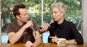 Jenna  Elfman photo 2