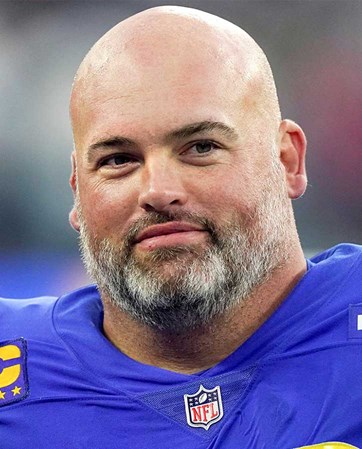 Andrew Whitworth Named Walter Payton 'Man of the Year' at NFL Honors