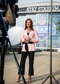 Charlotte Jones photo 3