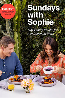 Sundays with Sophie: Flay Family Recipes for any Day of the Week: A Bobby Flay Cookbook