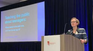 Dr. Lisa  Damour photo 2