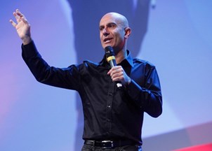 <p><strong>Leadership is evolving – Robin Sharma redefines how iconic & innovative leaders inspire their teams, and change the world </strong></p>