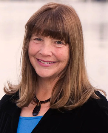 Lynne Cox headshot Lynne Cox headshot