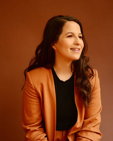 Shaina Taub headshot