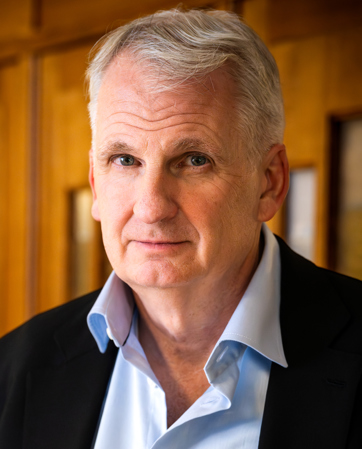 Timothy Snyder headshot