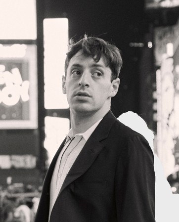 Alex Edelman  headshot