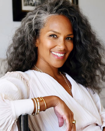 Mara Brock Akil  headshot Mara Brock Akil  headshot