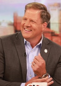 Chris  Sununu  photo 3